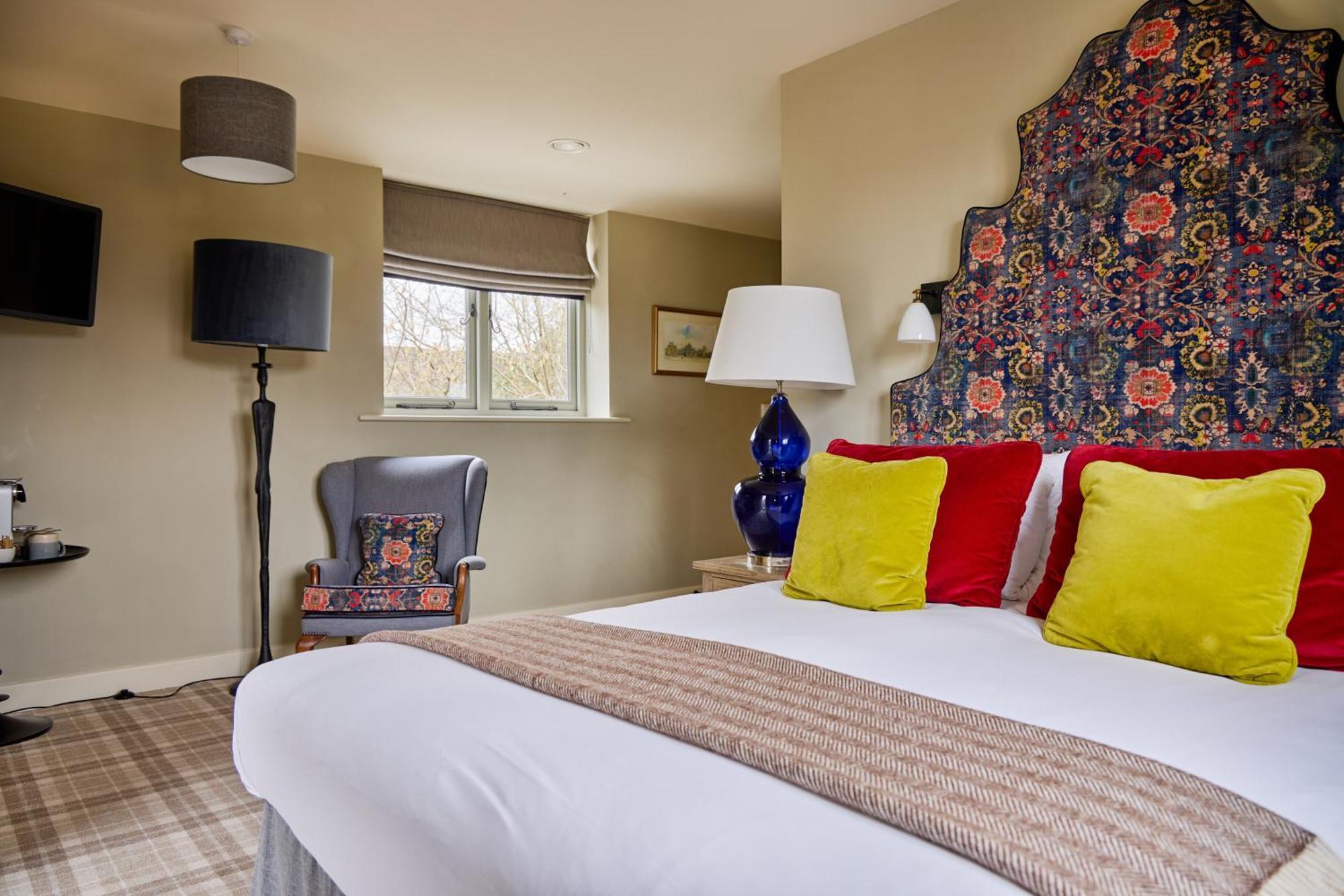 The Harcourt Arms Hotel Stanton Harcourt Kamer foto A bedroom at The Old parsonage