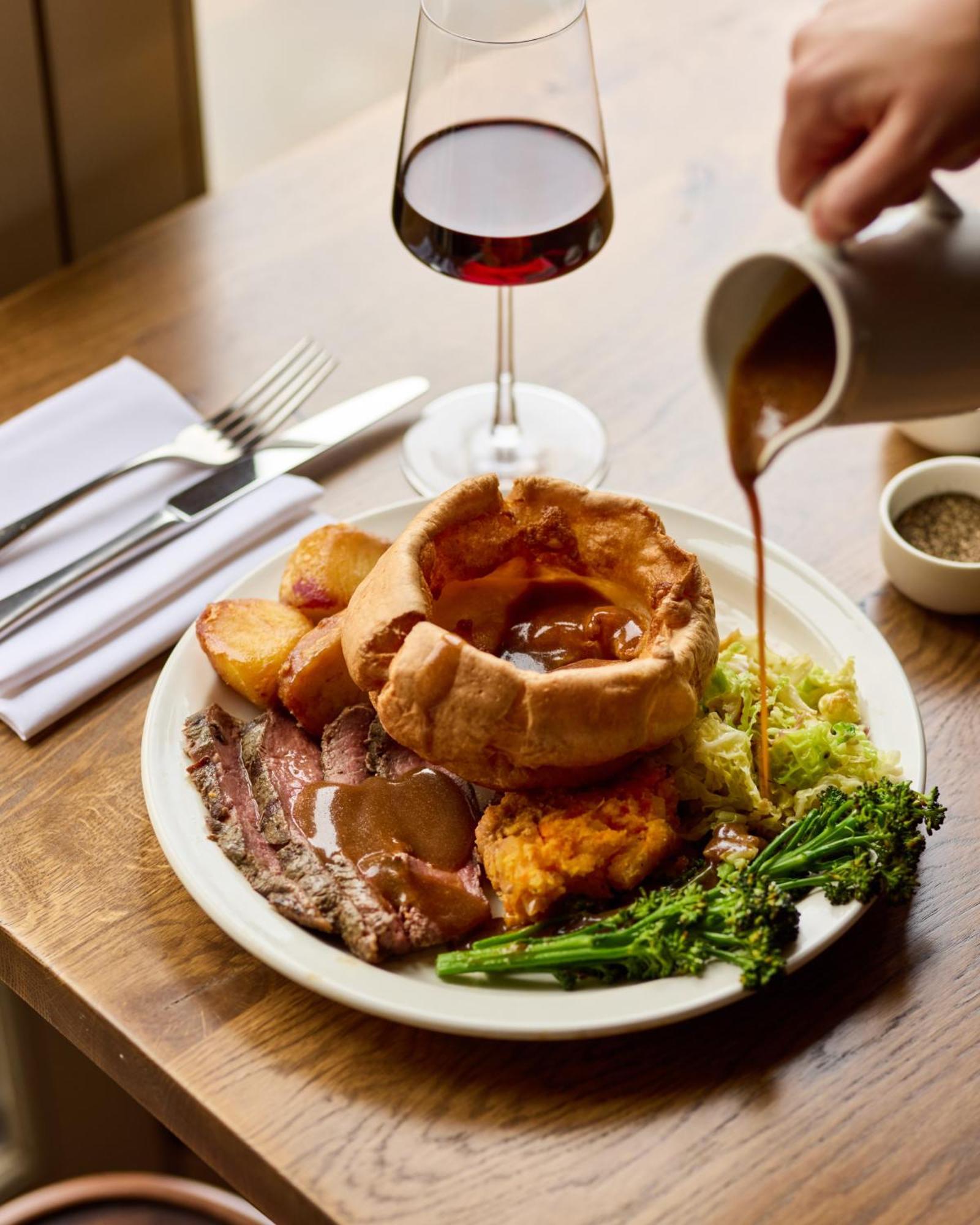 The Harcourt Arms Hotel Stanton Harcourt Buitenkant foto A Sunday roast